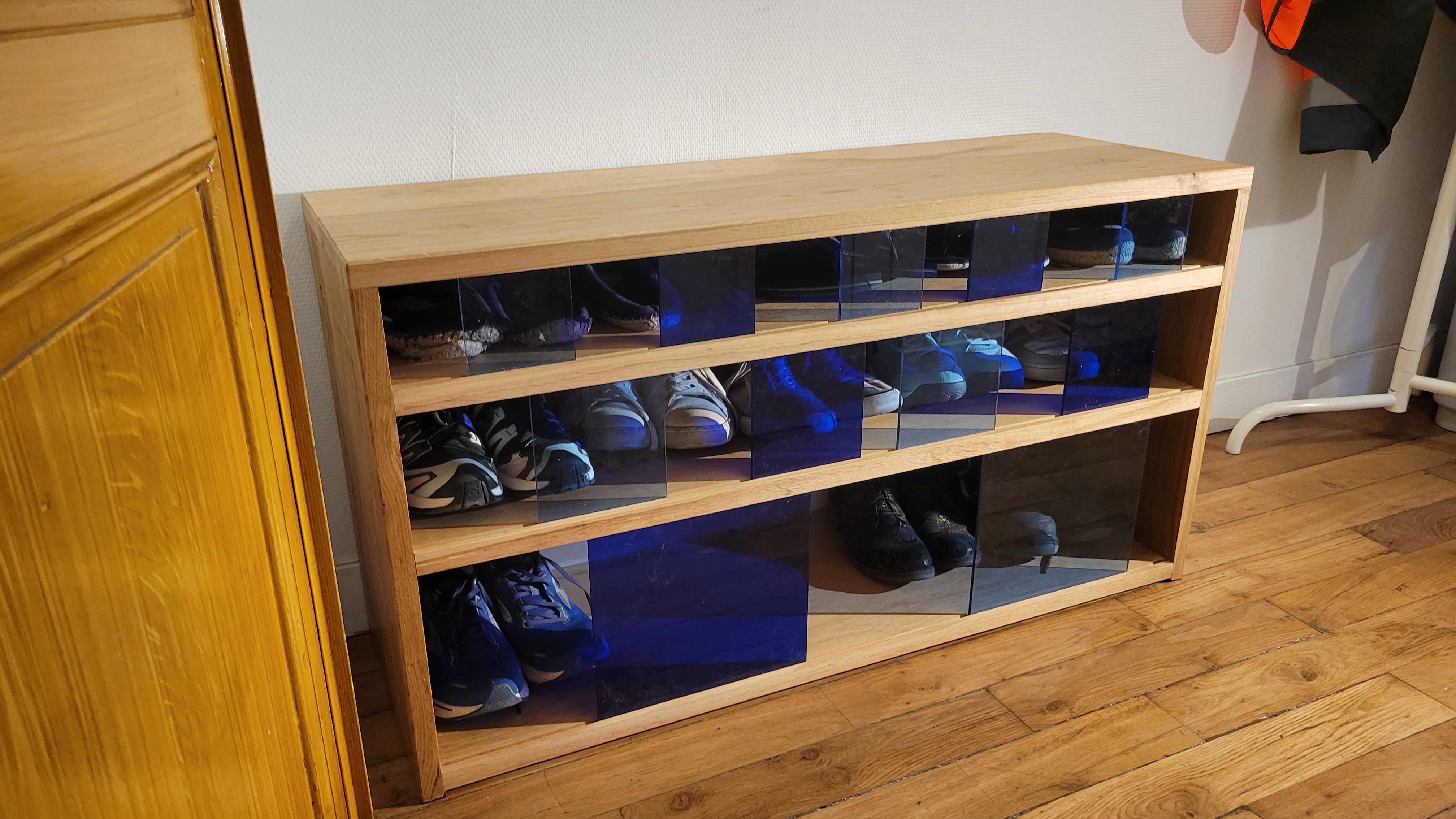 Meuble à chaussures en bois massif