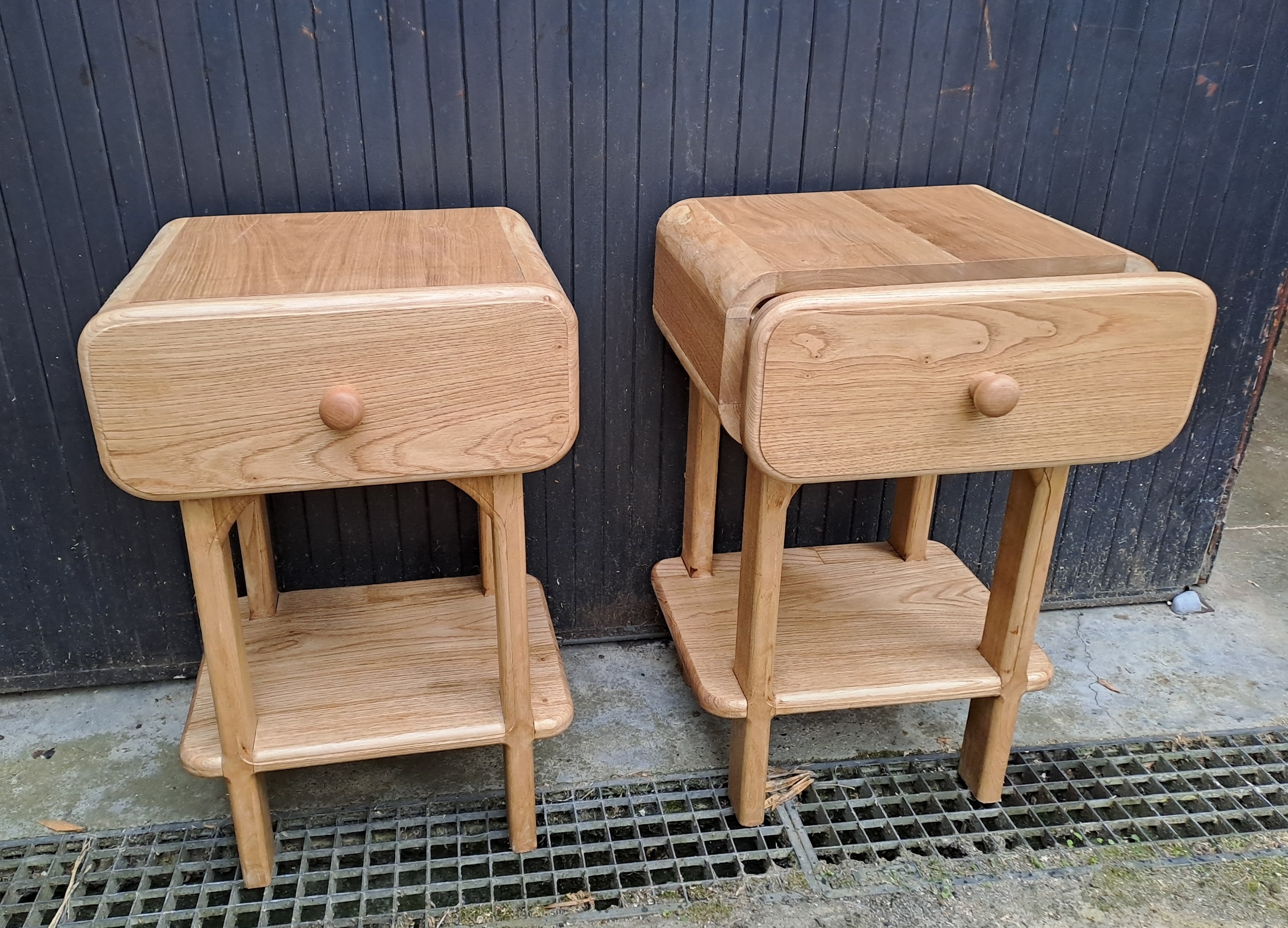Tables de nuit en bois massif
