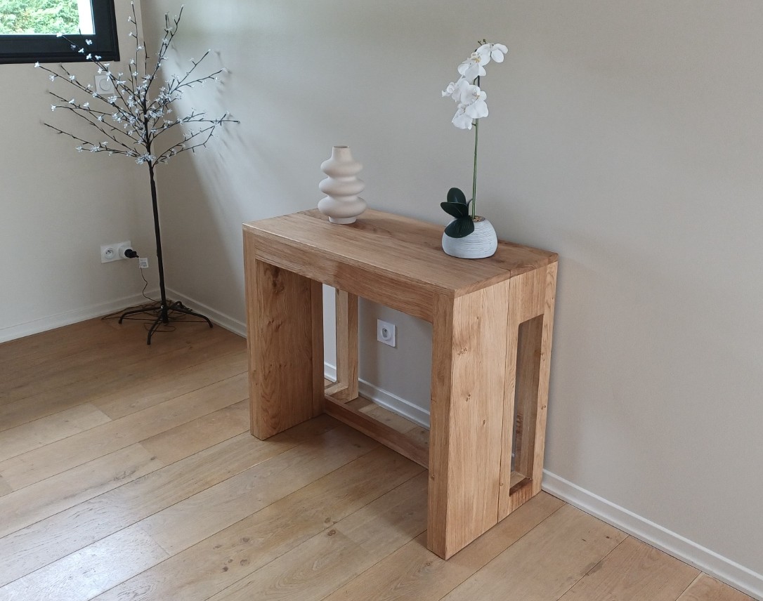 Console / Table